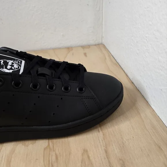 Adidas STAN SMITH J Black/Black/White Kids Shoes  FX7523