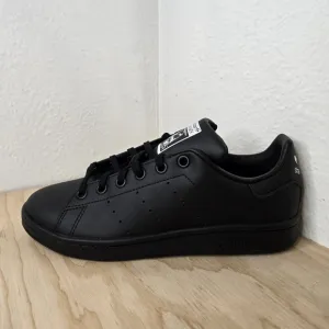 Adidas STAN SMITH J Black/Black/White Kids Shoes  FX7523
