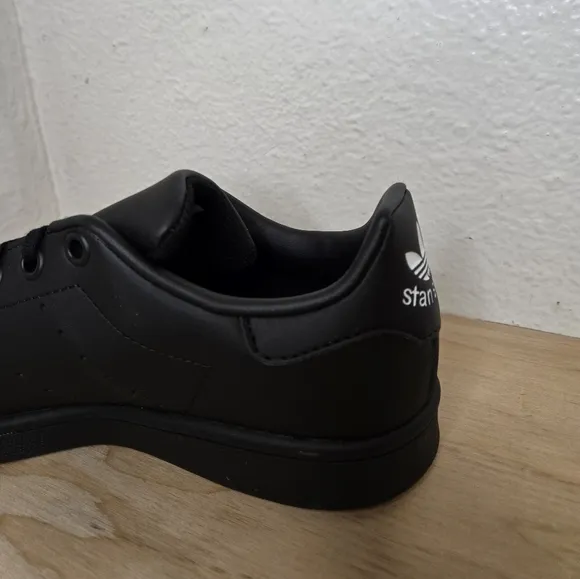 Adidas STAN SMITH J Black/Black/White Kids Shoes  FX7523