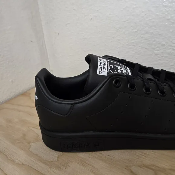 Adidas STAN SMITH J Black/Black/White Kids Shoes  FX7523
