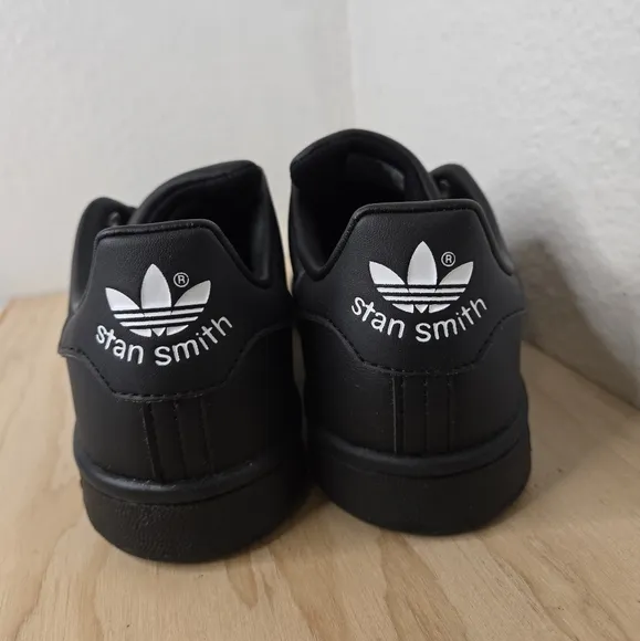Adidas STAN SMITH J Black/Black/White Kids Shoes  FX7523