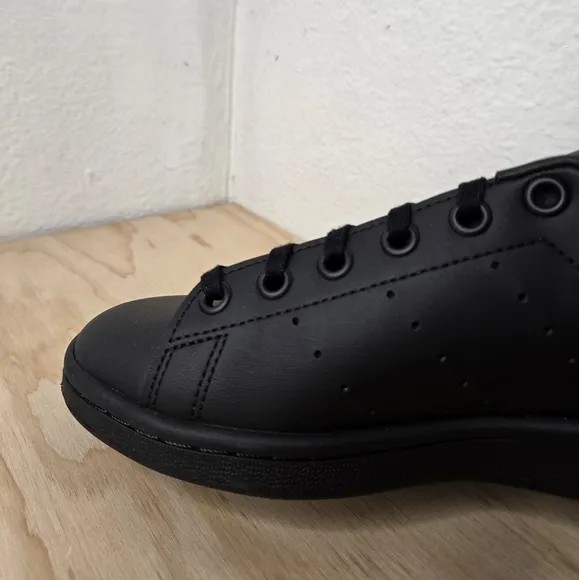 Adidas STAN SMITH J Black/Black/White Kids Shoes  FX7523