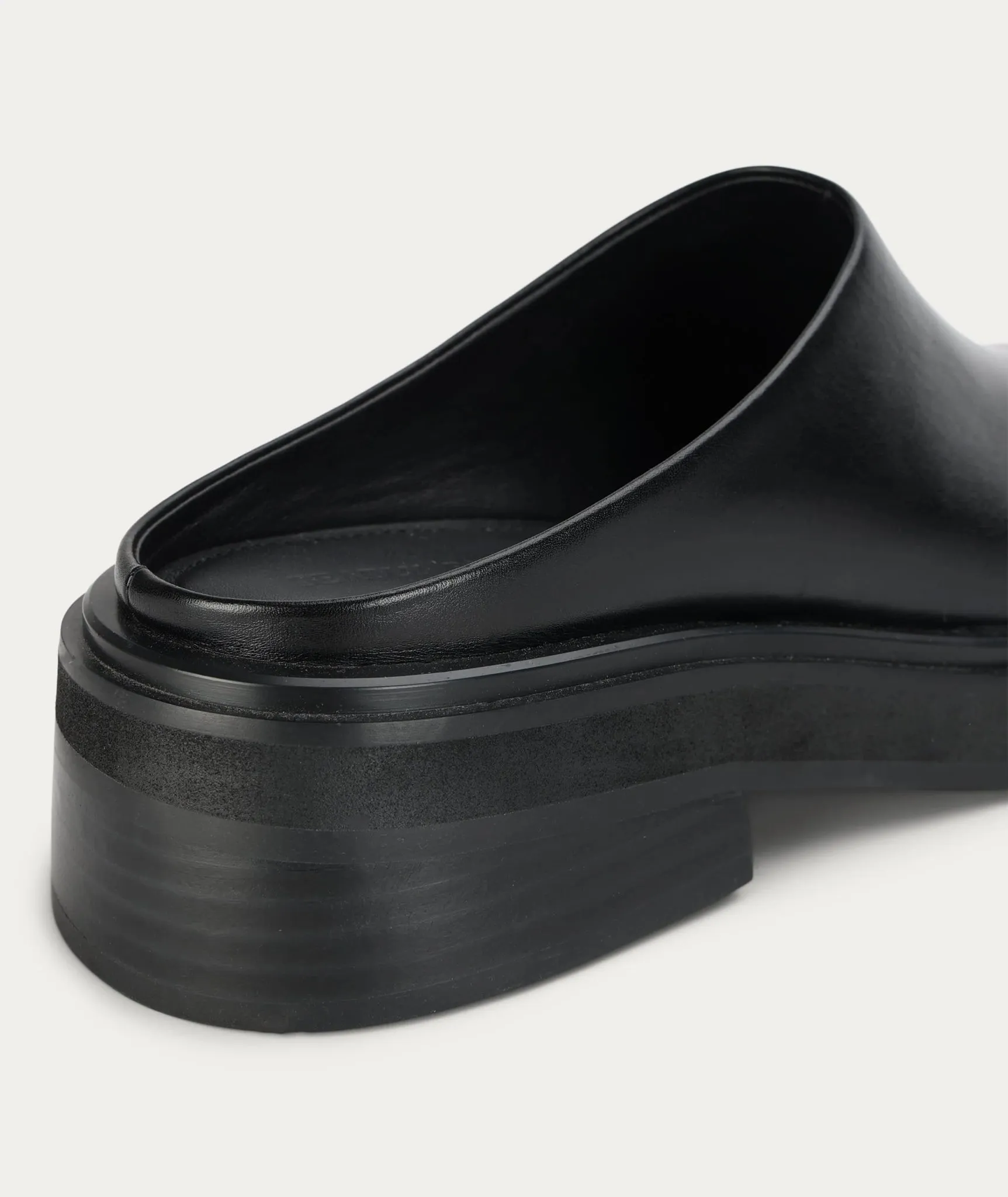 Apollo Mule | Black