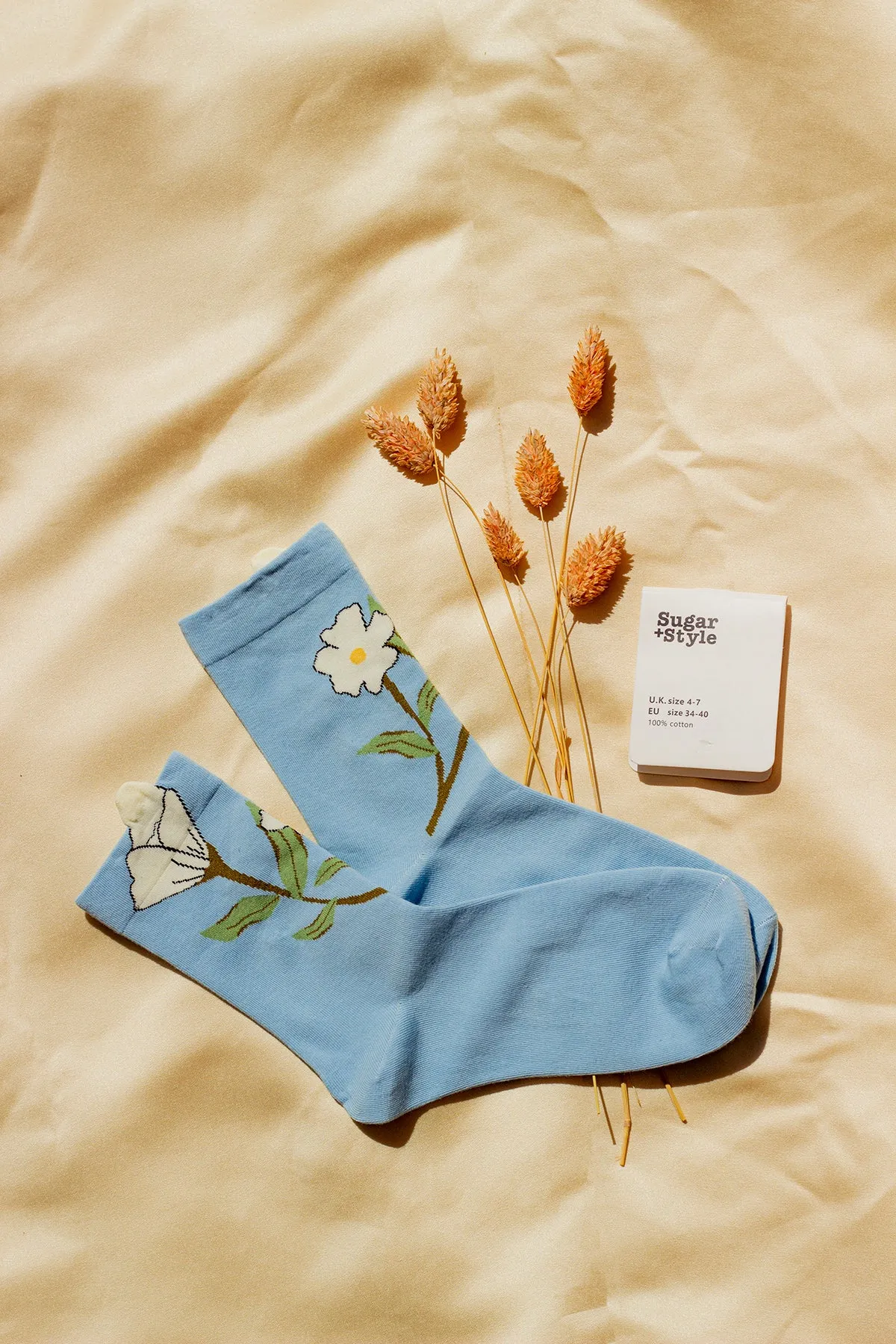 Flower Illustrated Ankle Top Socks