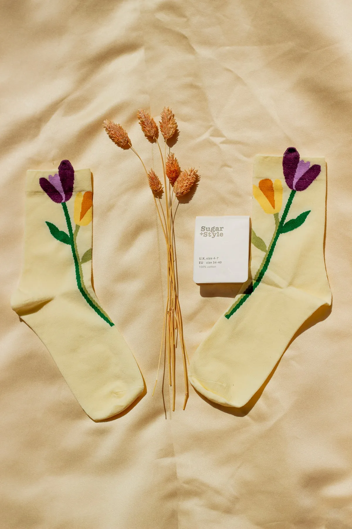 Flower Illustrated Ankle Top Socks
