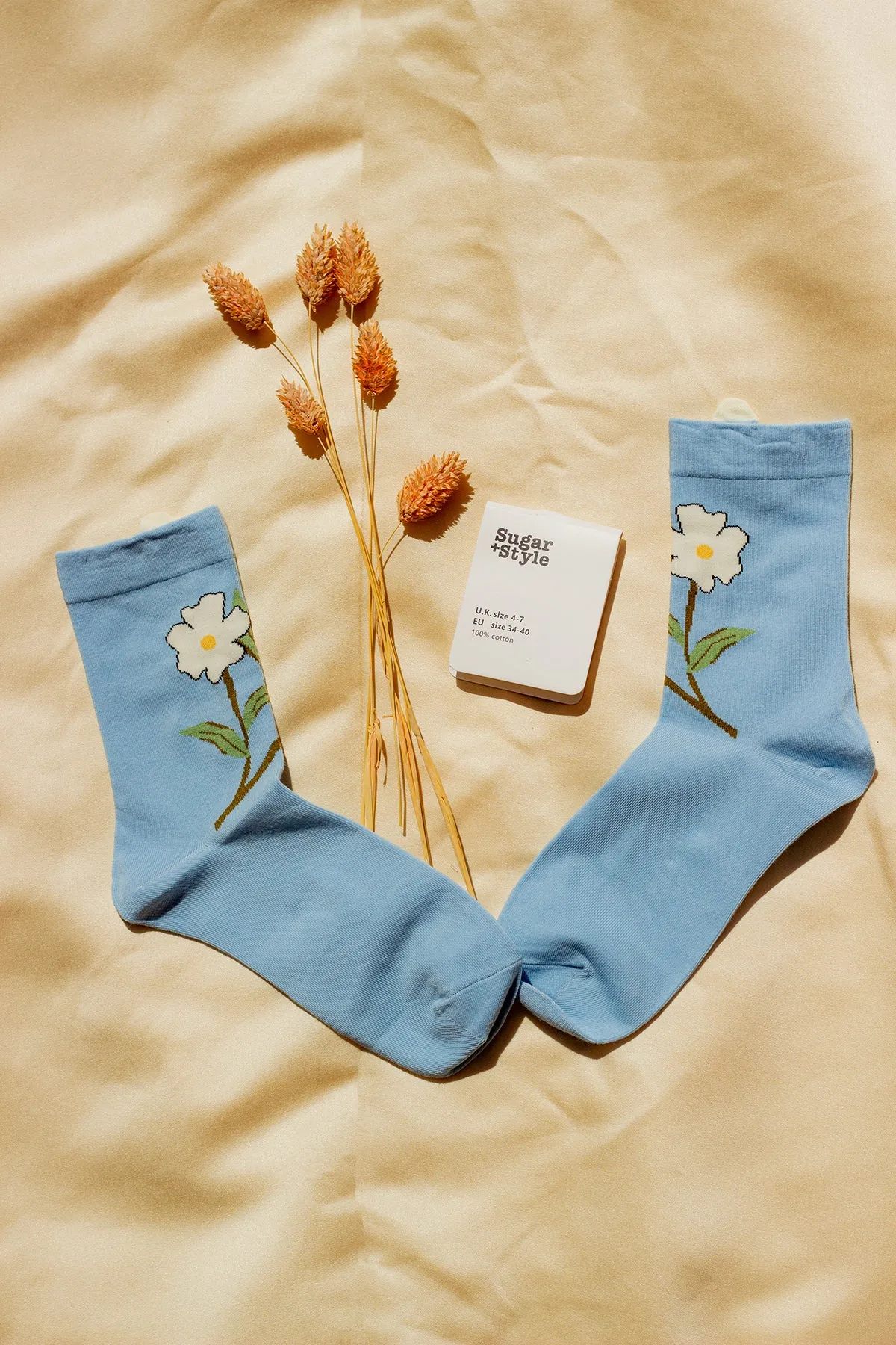 Flower Illustrated Ankle Top Socks