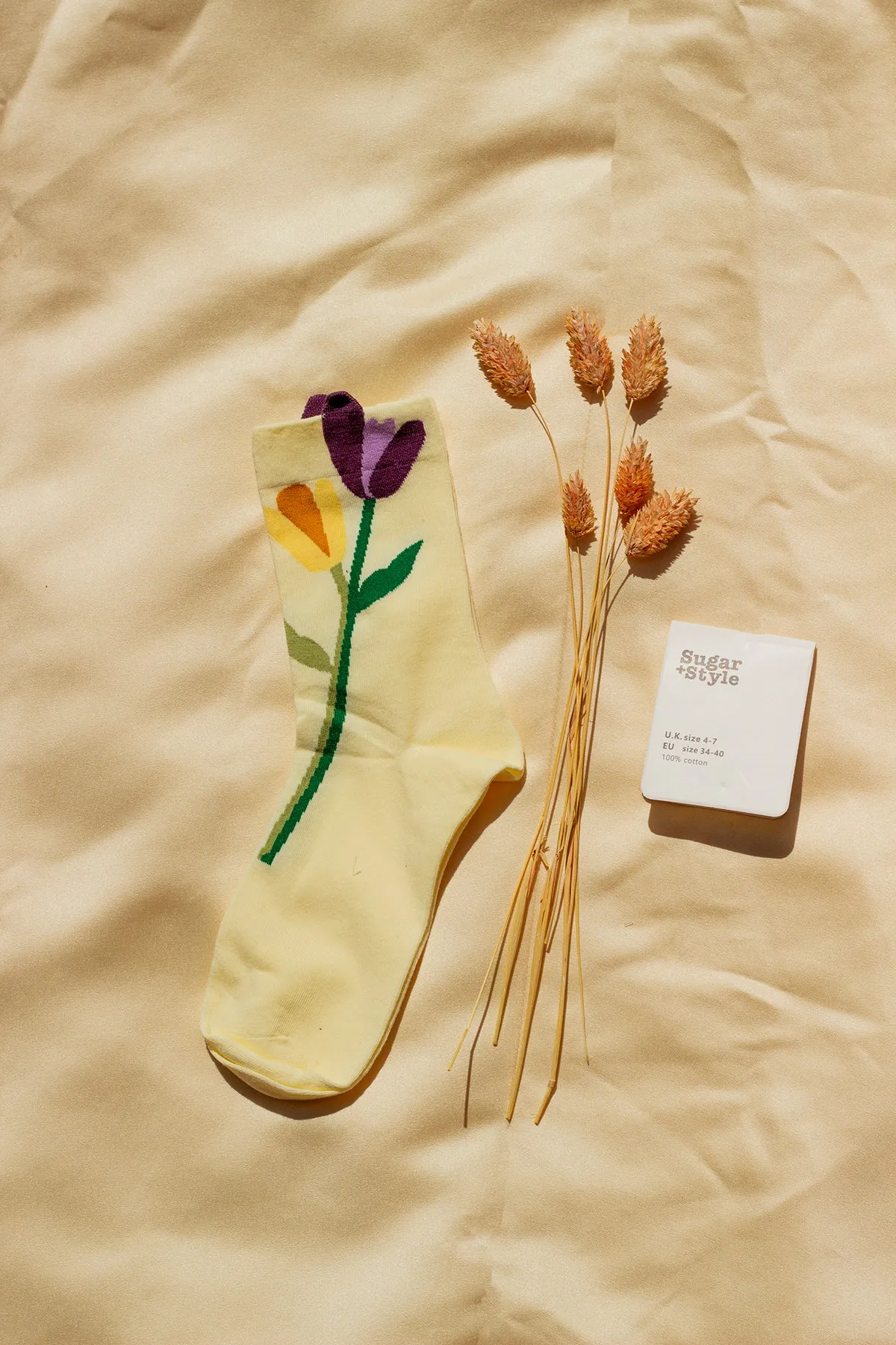 Flower Illustrated Ankle Top Socks