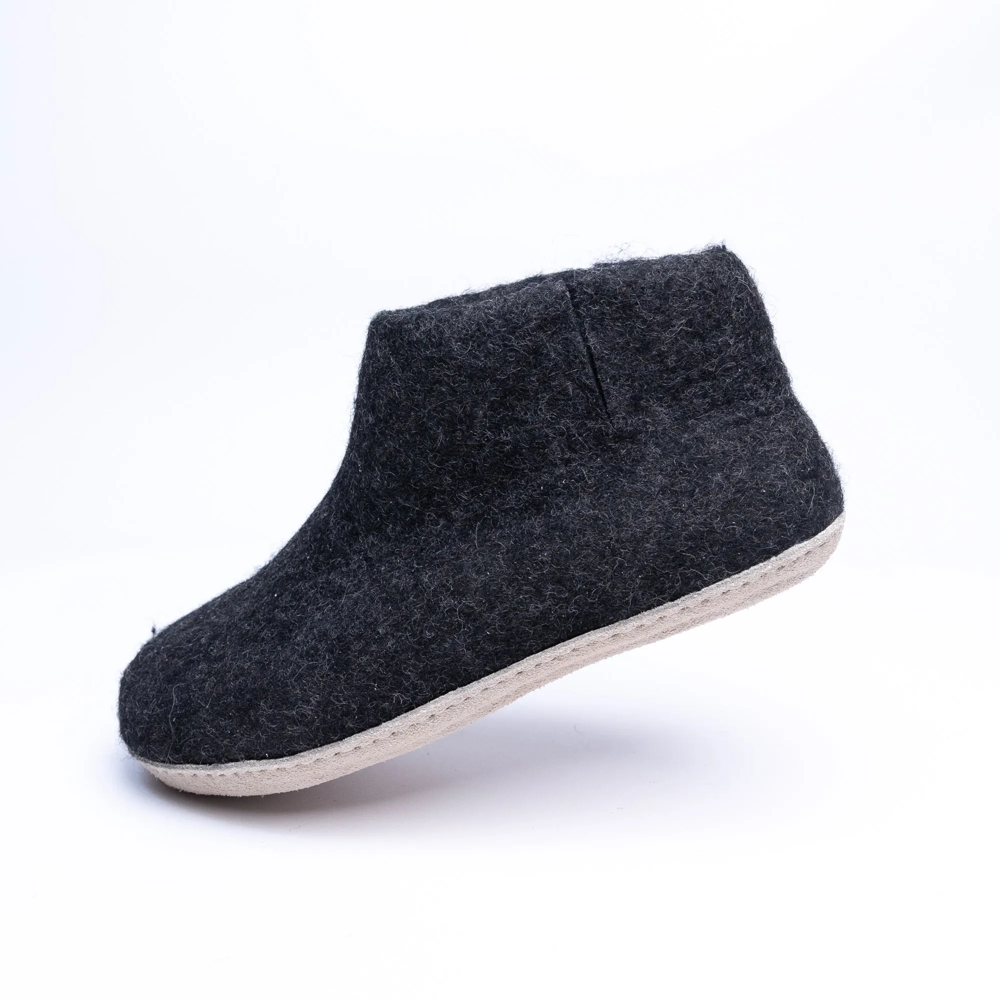 KUUMA - Graphite Wool Felt Boots Unisex, Cozy, Handmade Indoor Comfort