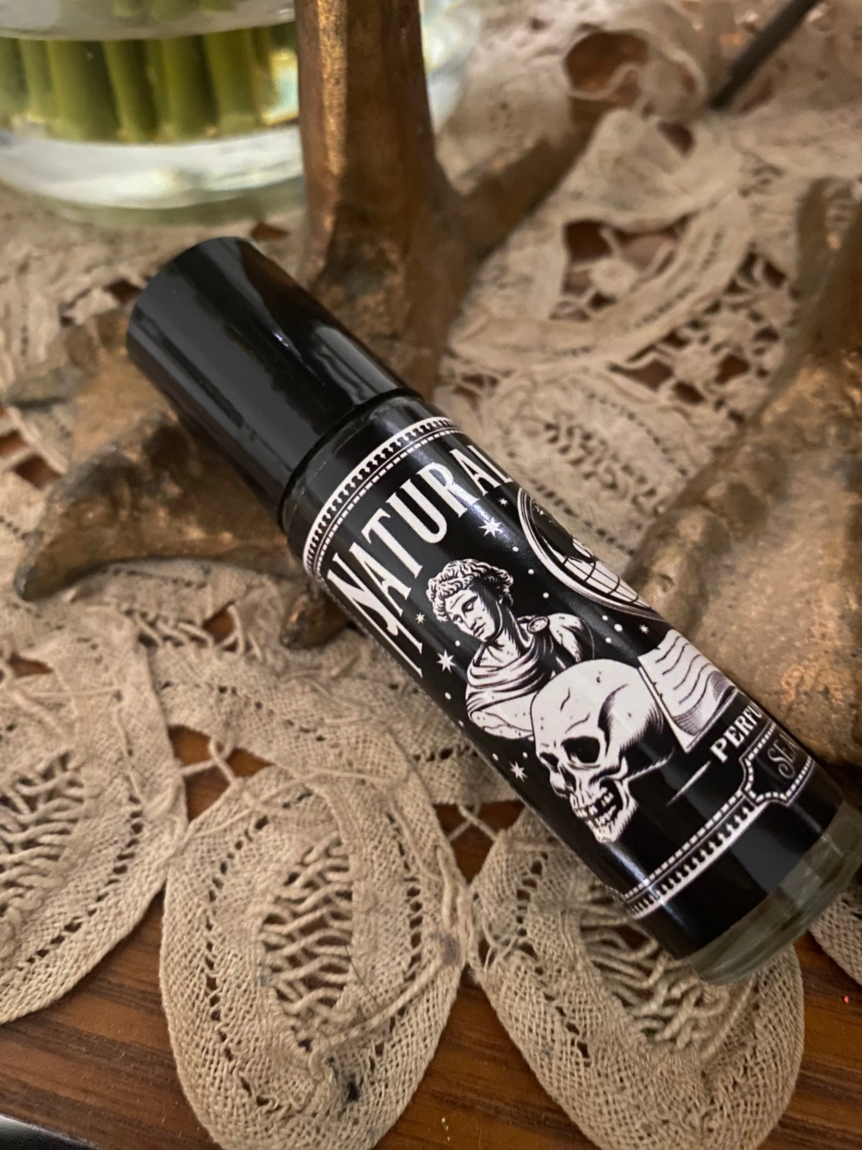 Natural History perfume oil (old books, black tea)