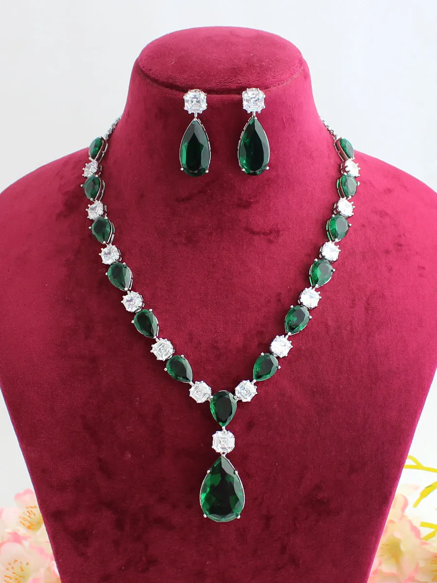 Oxford Necklace Set