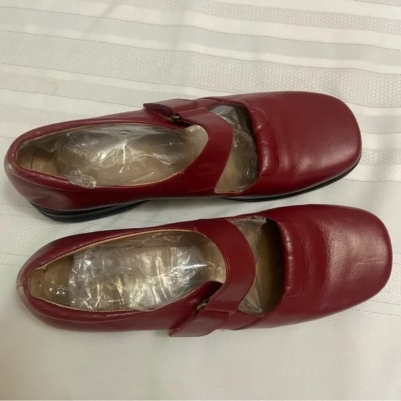 Red Leather Womens Mary Jane Shoes Excellent Quality Size 41 (9.5 US Conversion)