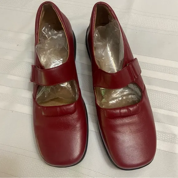 Red Leather Womens Mary Jane Shoes Excellent Quality Size 41 (9.5 US Conversion)