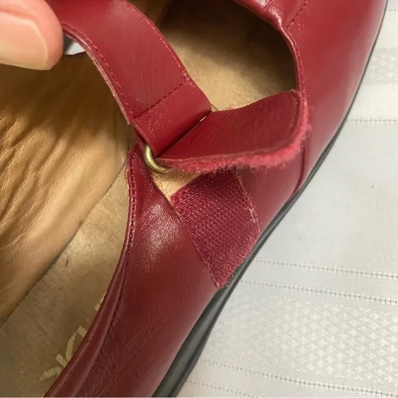 Red Leather Womens Mary Jane Shoes Excellent Quality Size 41 (9.5 US Conversion)