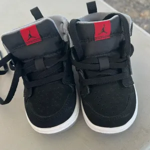 Toddlers Sz 5C