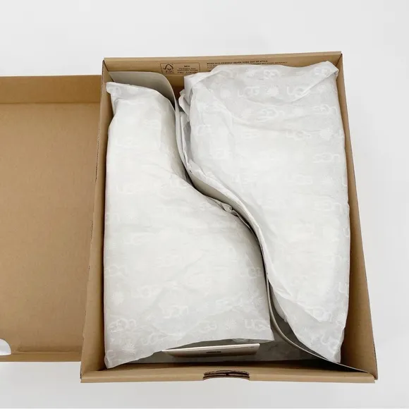 Ugg Neumel ll Kids &amp; Women Boots White Sherpa Sheepskin Lined Lace Up Tie Shoes